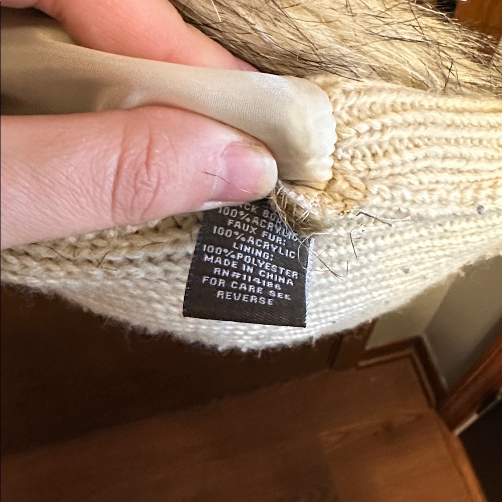 89th & Madison Faux Fur cable knit sweater vest - size large - Picture 4 of 4